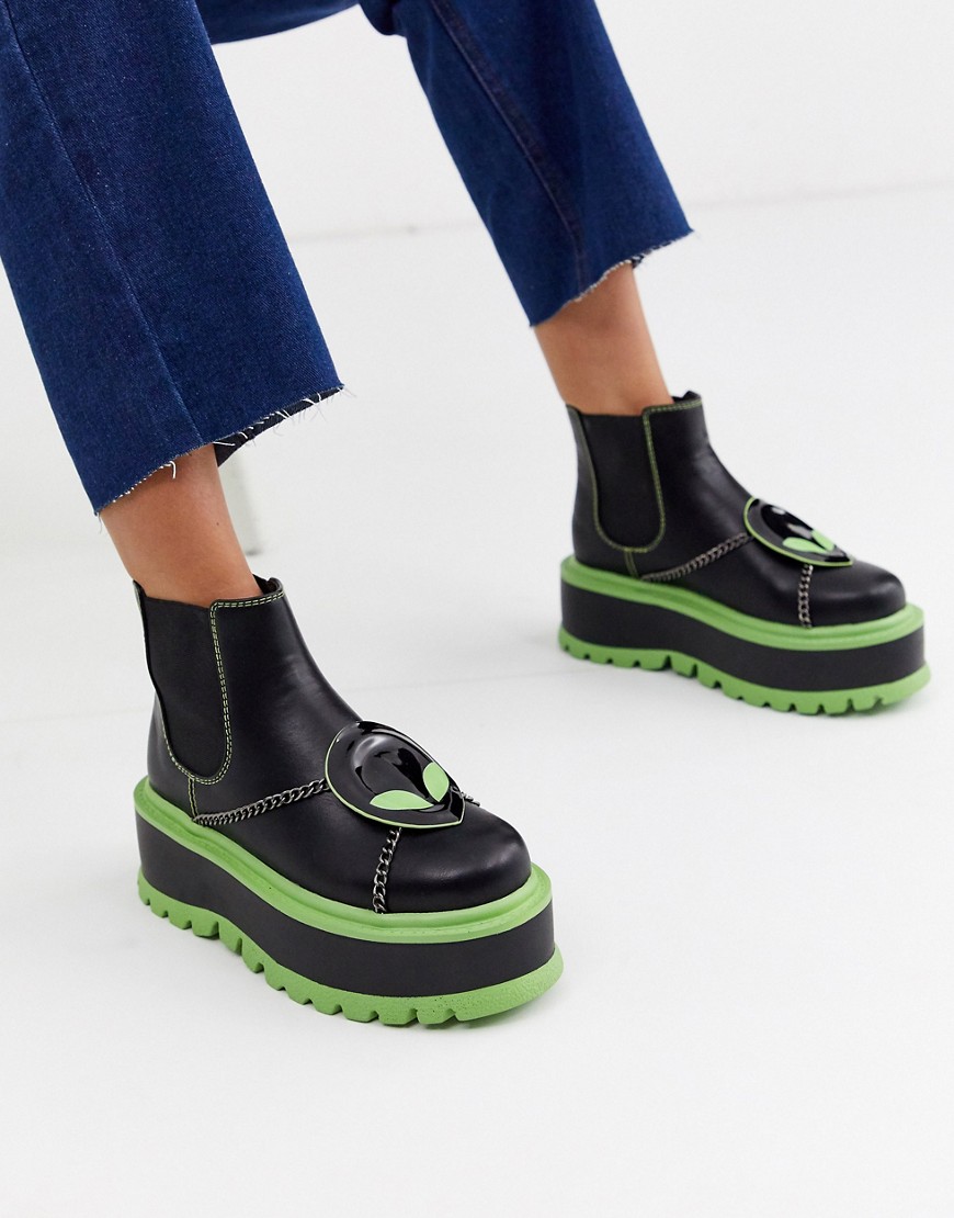 Koi Footwear - Vegan - sorte chunky ankelstøvler med grønne detaljer og aliendesign