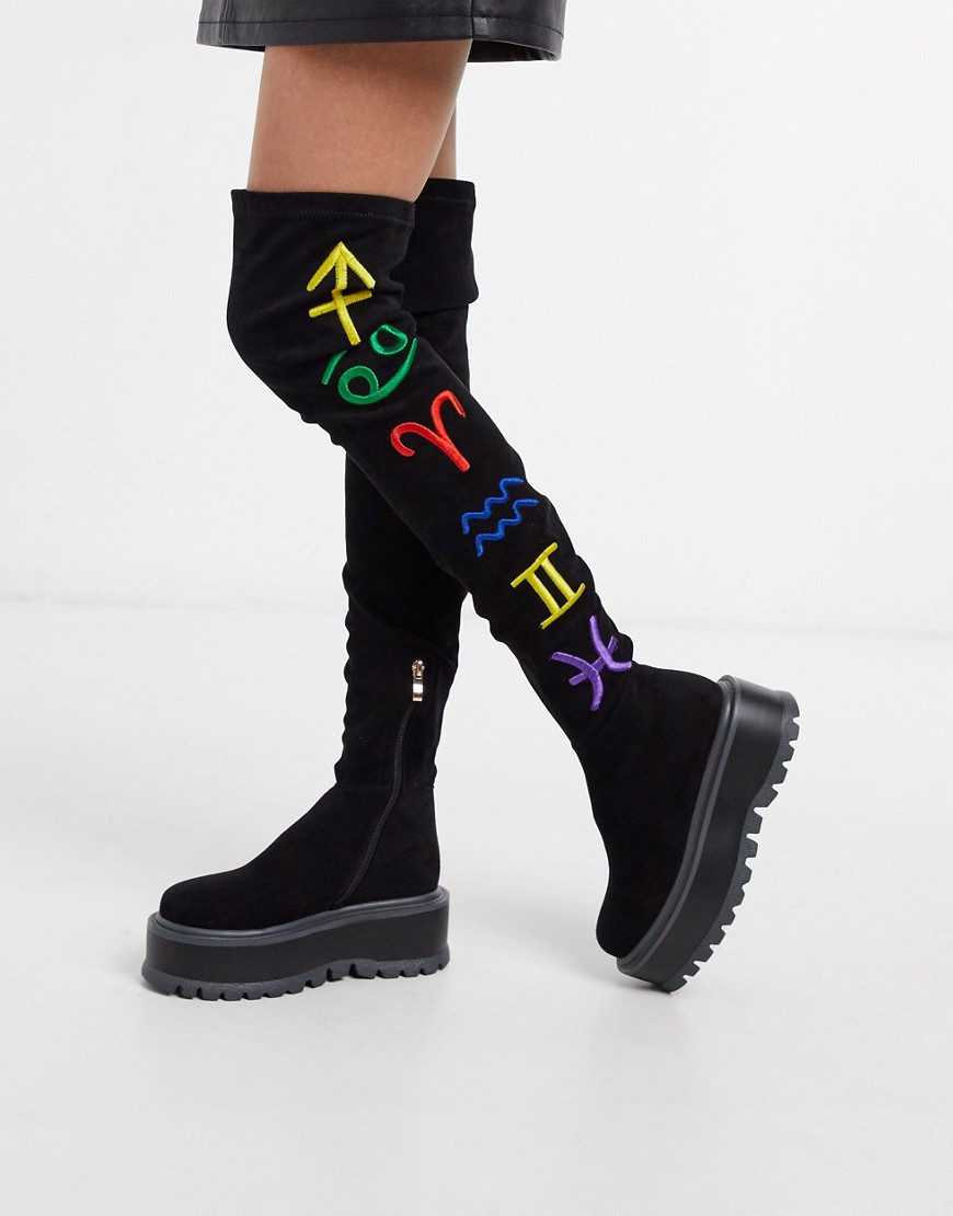 Koi Footwear – Zodiac – Svarta veganska lårhöga boots i flatformstil