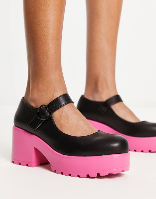 KOI - Tira Sticky Secrets - Mary Jane schoenen met roze zool in zwart  