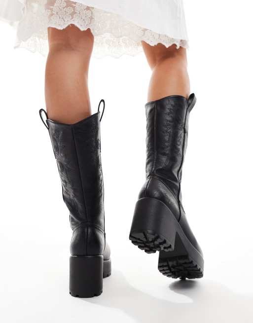 KOI – Wintu – Lange klobige Westernstiefel in Schwarz ASOS