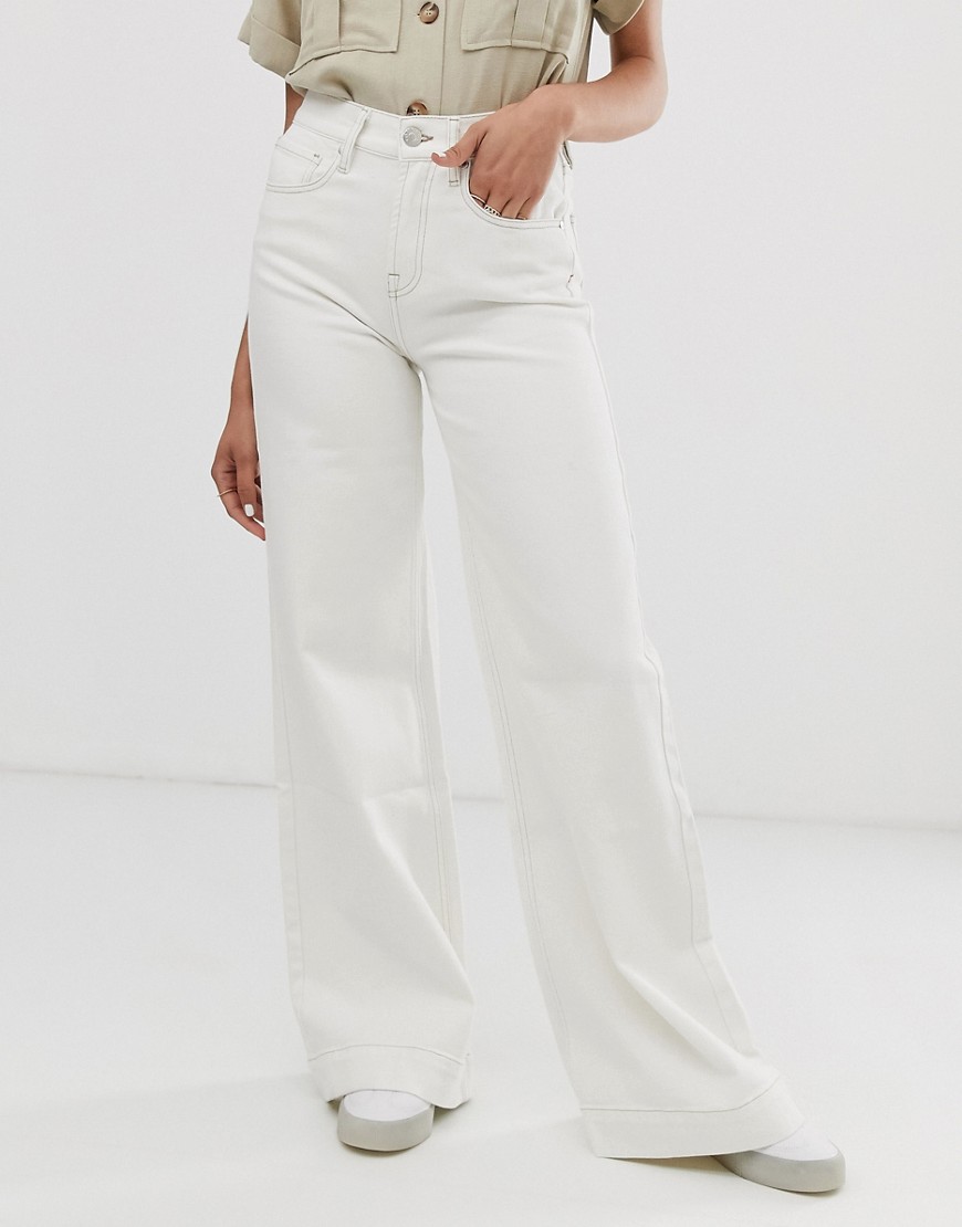 Økologiske ecrufarvede jeans med vide ben med svaj fra Tomorrow-Hvid