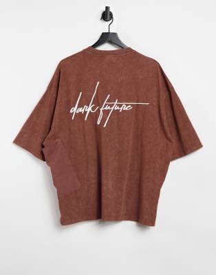 Коричневая oversized-футболка с большим карманом ASOS Dark Future-Коричневый цвет