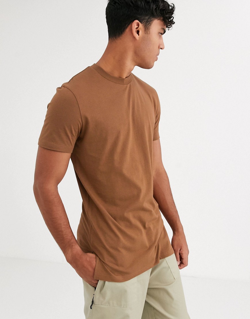 фото Коричневая длинная футболка с круглым вырезом и разрезами по бокам asos design-коричневый