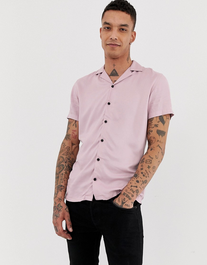Kortærmet skjorte med reverskrave i lyserød viscose fra Twisted Tailor-Pink