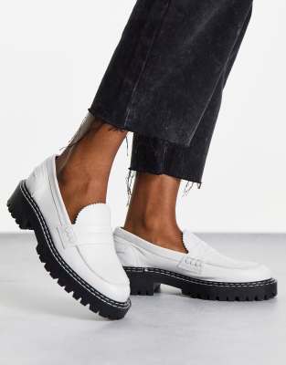 Туфли для офиса Кожаные лоферы на массивной подошве цвета экрю schuh London-Белый