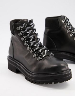 фото Кожаные походные ботинки черного цвета на массивной подошве depp-черный