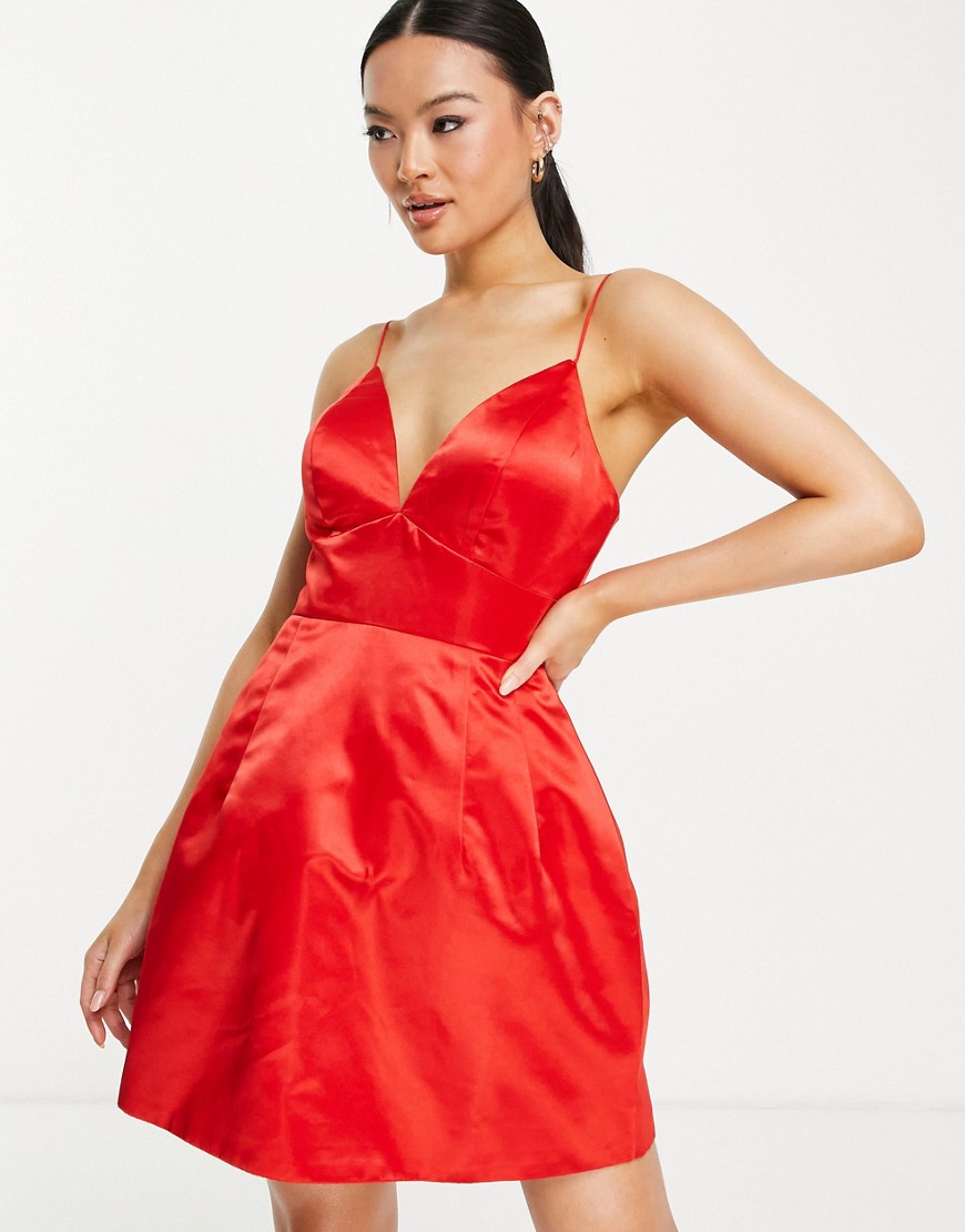 фото Красное атласное структурированное платье мини с расклешенной юбкой jarlo-красный