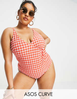 фото Красный слитный купальник из жатой ткани asos design curve asos curve