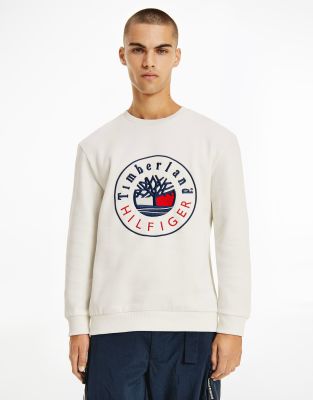 фото Кремовый свитшот с фирменным логотипом спереди из капсульной коллекции tommy hilfiger x timberland-белый