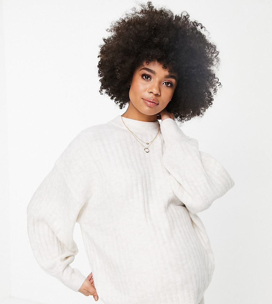 фото Кремовый трикотажный джемпер в рубчик с объемными рукавами urban bliss maternity-белый