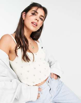   Asos Кремовый вязаный кроп-топ из органического хлопка на бретельках с узором Pieces-Белый