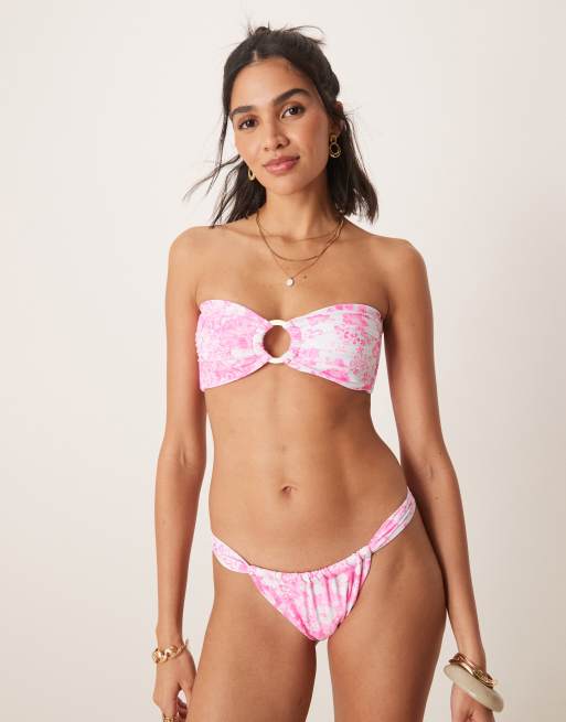 Kulani Kinis – Island Blush – Różowa góra od bikini typu bandeau w kwiatowy wzór