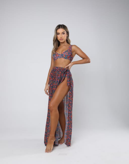 Kulani Kinis - Lange sarong in marineblauw met bloemen