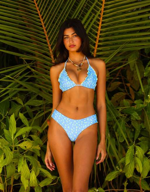 Kulani Kinis lemon bloom lettuce edge triangle bikini top in blue