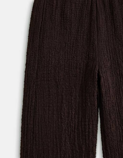 Kun højtaljede bukser i krøllet tekstur i mørkebrun som del af sæt, 8 af 9