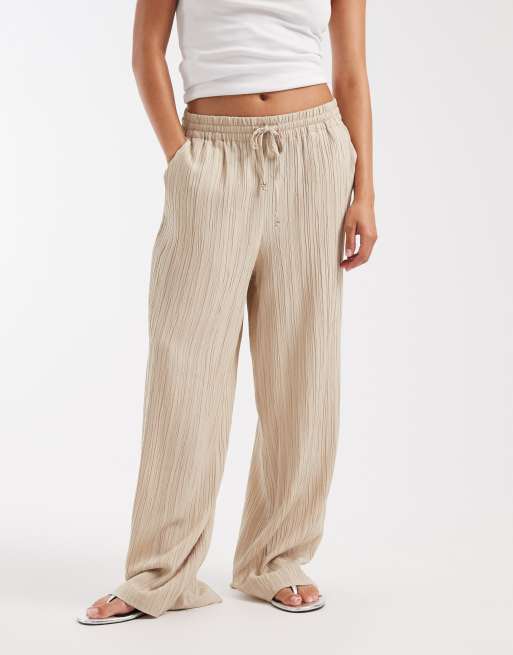 Kun Petite bukser med brede ben og krøllet tekstur i beige, 3 af 5