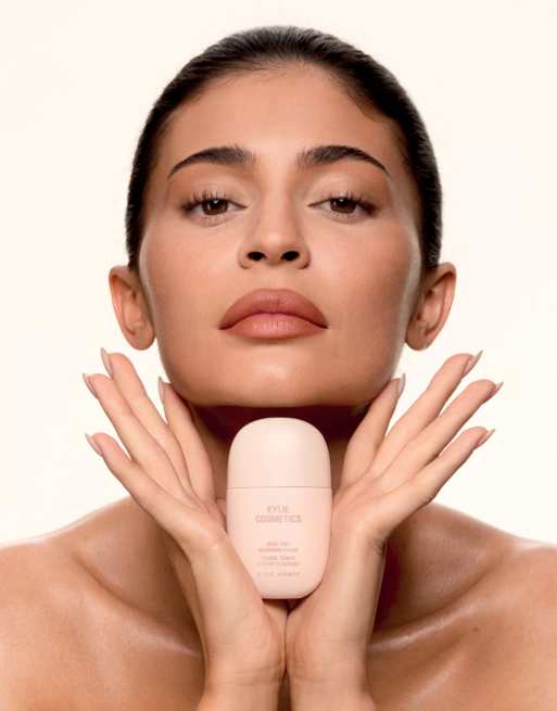 Kylie Cosmetics Skin Tint Blurring Elixir Foundation
