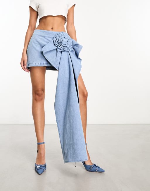 Kyo The Brand - Denim mini rok met corsagedetail in blauw met wassing, deel van co-ord set
