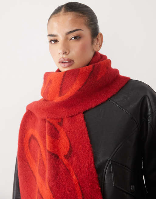 Laagam juno knitted scarf in red tonal, 2 of 3