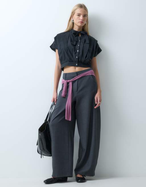 Laagam kora pleated short sleeve blouse in black, 2 of 4