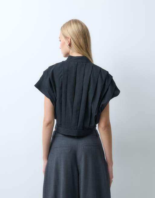Laagam kora pleated short sleeve blouse in black, 4 of 4