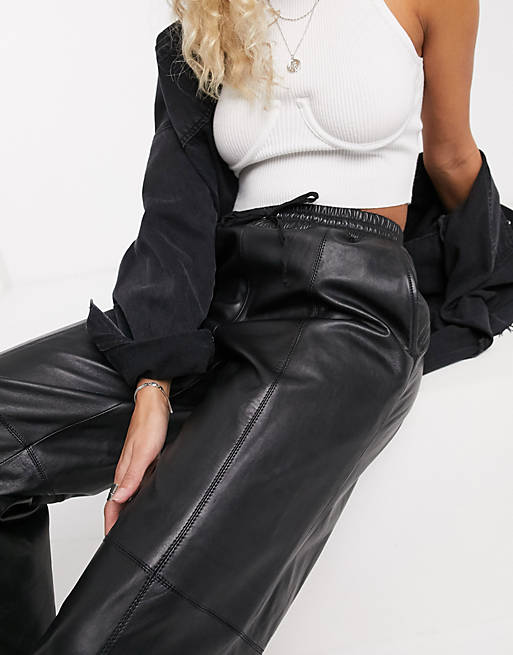 Lab Leather – Kurze Lederhose in Schwarz mit weitem Bein | ASOS