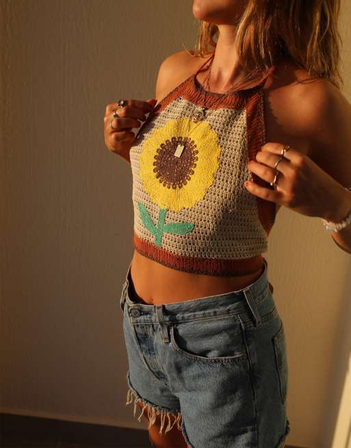 Labelrail x Collyer Twins - Crop top allacciato al collo multicolore lavorato all'uncinetto con girasole