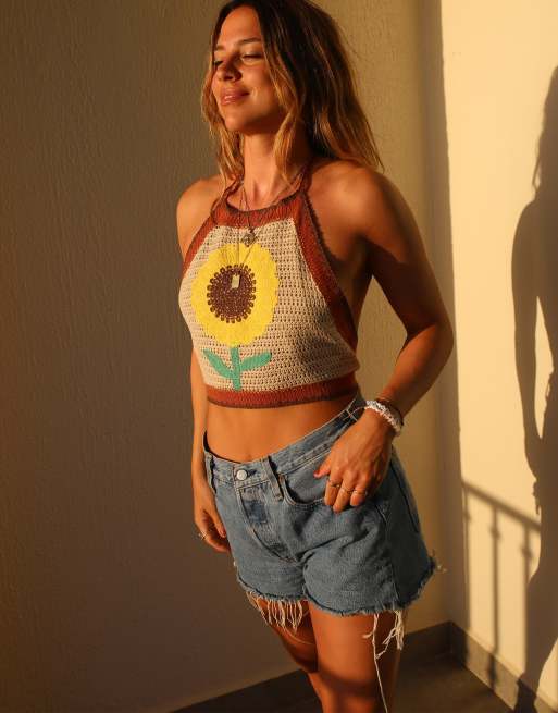 Labelrail x Collyer Twins - Crop top dos nu en maille au crochet à motif tournesol - Multicolore, 2 de 4