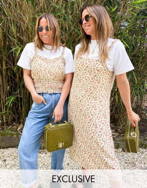 Labelrail x Collyer Twins - Midikjole med cami-stropper og flæsedetaljer i småblomstret print