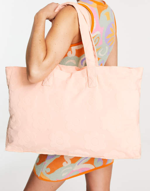 Labelrail x Collyer Twins - Sac de plage en tissu éponge fleuri - Pêche délavé, 3 de 4
