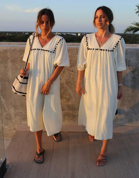 Labelrail x Collyer Twins - Vestito al polpaccio bianco sporco con finiture con pompon e colletto - view 1