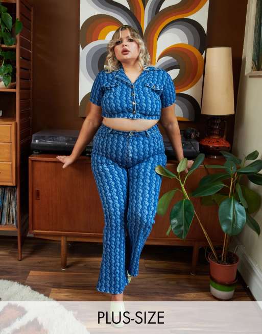 Labelrail x Francesca Perks - Flared jeans van denim met yin yang-print, deel van co-ord set