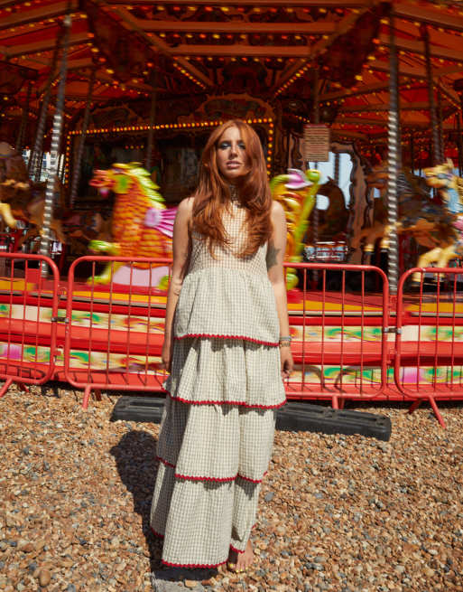 Labelrail x Laura Elizabeth Klein - Lange halterjurk met gingham ruit, ruches en stroken in multi