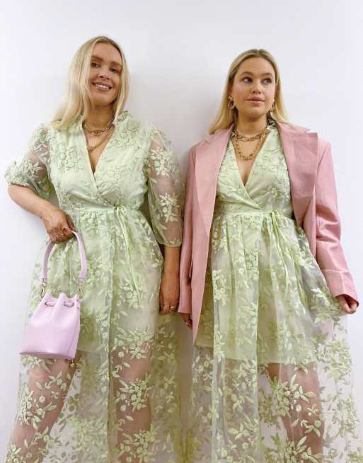 Labelrail X Olivia & Alice - Grøn midaxi-kjole i broderet blomstermønster, 4 af 4