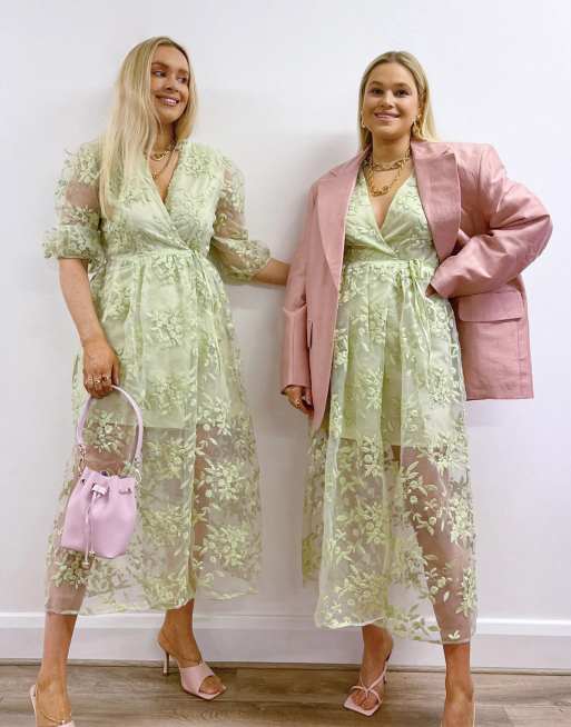 Labelrail – x Olivia & Alice – Grön midaxiklänning med blommigt broderi, 3 av 4
