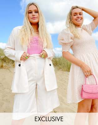 Thumbnail 1 van 4