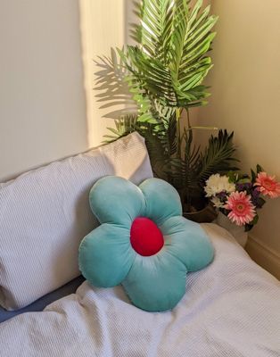 Labelrail x Pose and Repeat plush throw cushion in daisy shape | ASOS