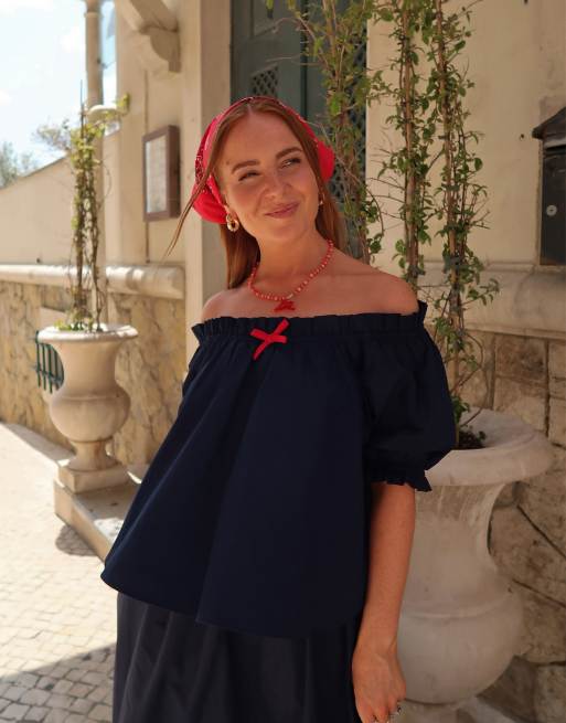 Labelrail x Rebecca Olivia - Blouse met blote schouders in marineblauw, 2 van 4