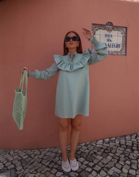 Labelrail x Rebecca Olivia - Gestreepte jurk met ruche detail in groen en violet - view 1
