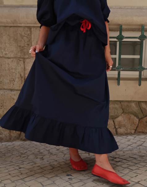 Labelrail x Rebecca Olivia - Midaxi rok met ruches aan de rand in marineblauw - view 1