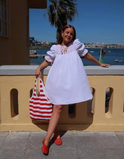 Labelrail x Rebecca Olivia - Midi jurk met smokwerk en pofmouwen in wit en rood - view 1