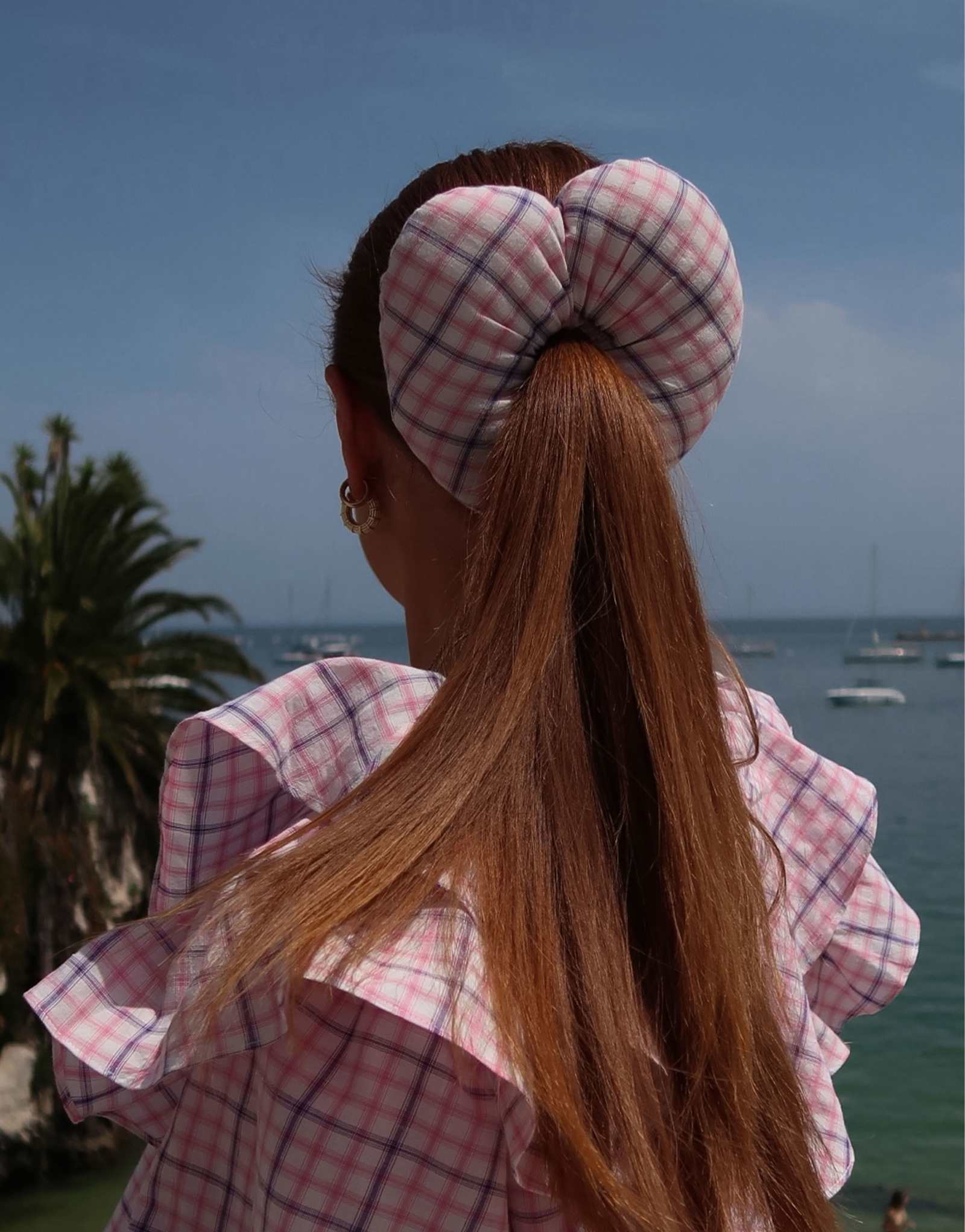 Розовая резинка для волос Labelrail x Rebecca Olivia в клетку с подкладкой в форме сердца