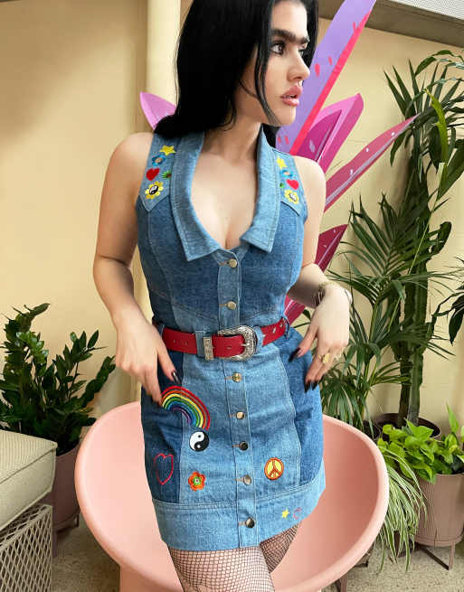 X Sophia Hadjipanteli colore Asos Donna Abbigliamento Vestiti Vestiti casual Vestito corto in denim con dettaglio con toppe 