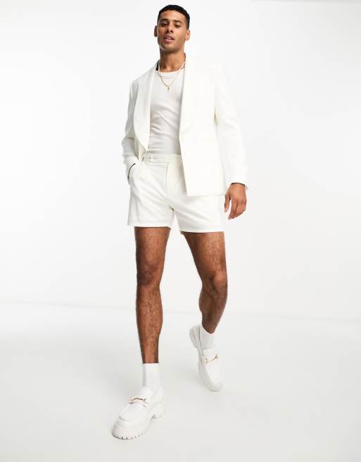 Linen shorts and store jacket