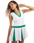 [Labelrail] Labelrail x Sumbo Owoyele v-neck pleated skirt tennis dress in white and green 10 White/green