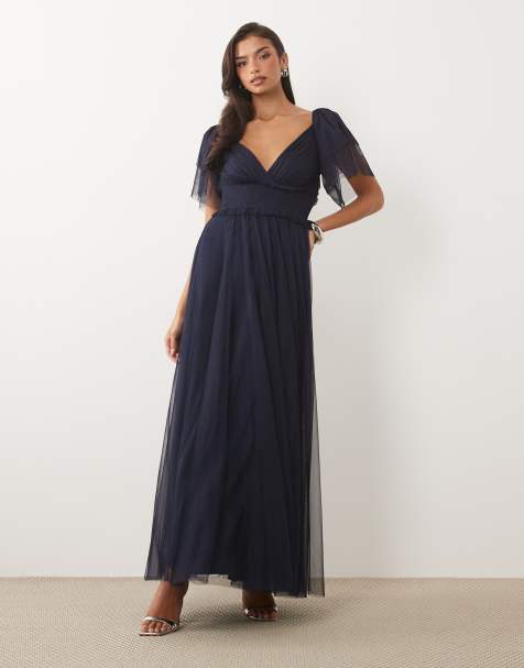 Lace & Beads Bridesmaid – Granatowa marszczona w talii siateczkowa sukienka maxi z dekoltem w szpic i zwiewnymi rękawami - view 1