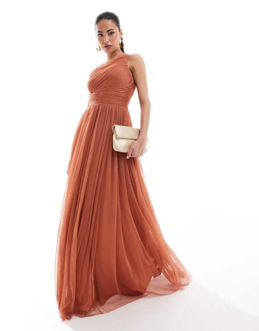 Lace & Beads Bridesmaid – Tiulowa sukienka maxi na jedno ramię w różanym odcieniu terakoty