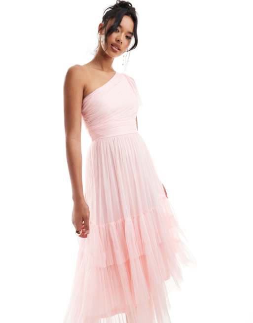 Lace & Beads - Bruidsmeisjes - Madison - Midi-jurk van tule met blote schouder in zachtroze