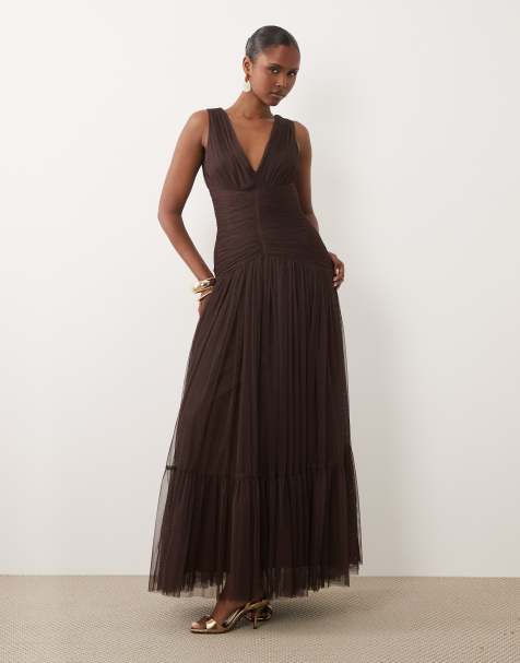 Lace & Beads bruidsmeisjesjurk van tule zonder mouwen met verlaagde taille en gelaagde zoom maxi-jurk in chocoladebruin - view 1