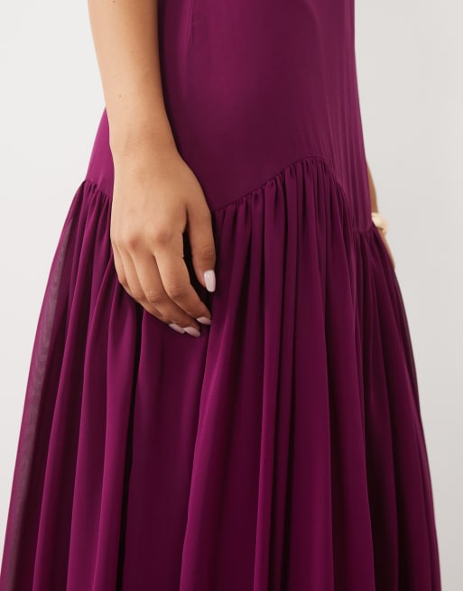 Lace & Beads chiffon hoogsluitende mouwloze maxi jurk met geplooide taille in fig, 3 van 4